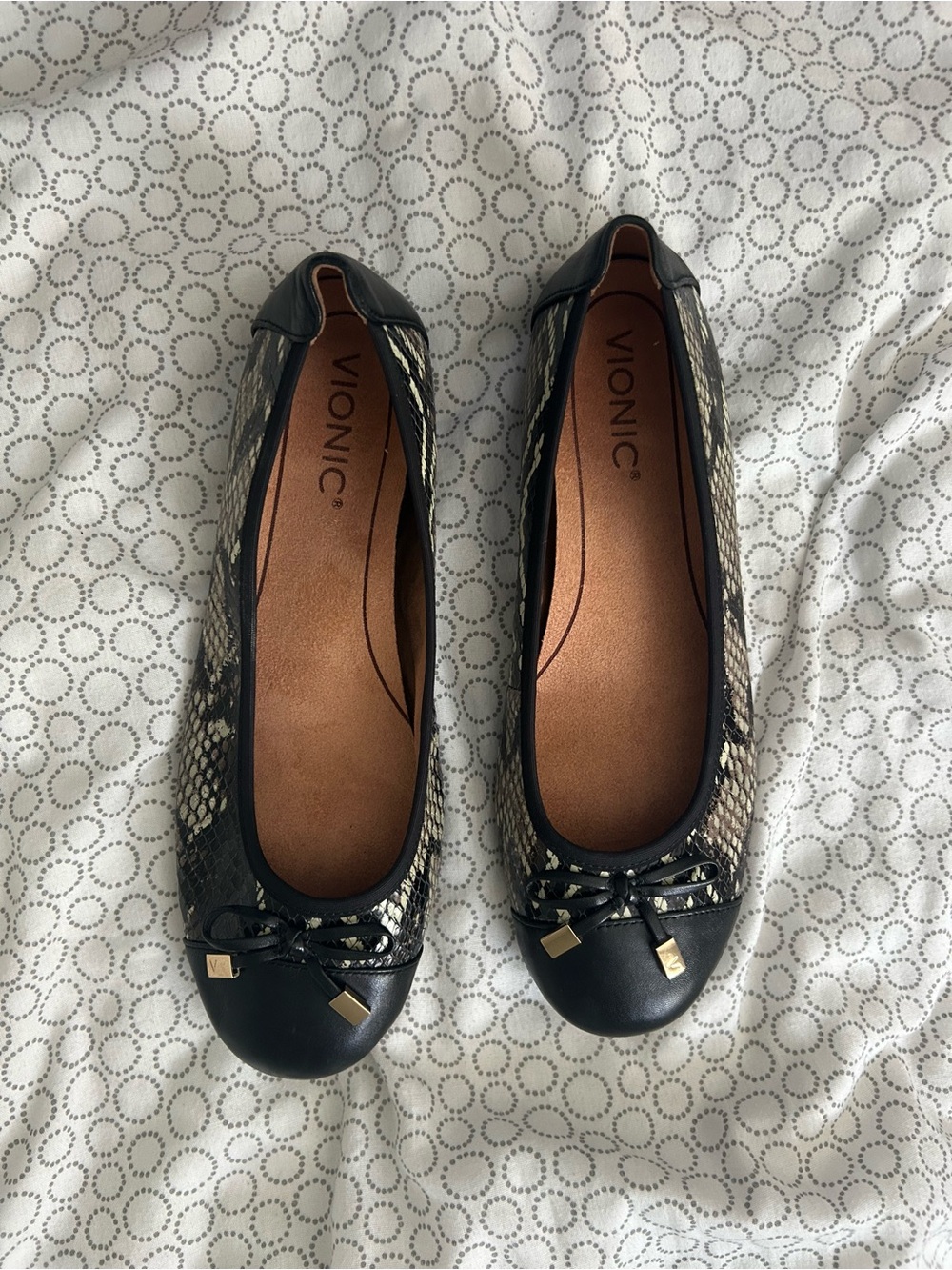 Vionic Black and Beige Snakeskin Ballet Flats